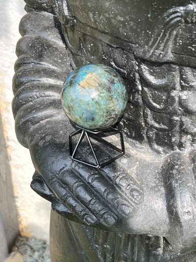 Sphère labradorite naturelle, circonférence ~19 cm