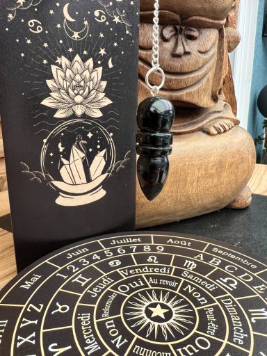 Pendule style égyptien en onyx noire