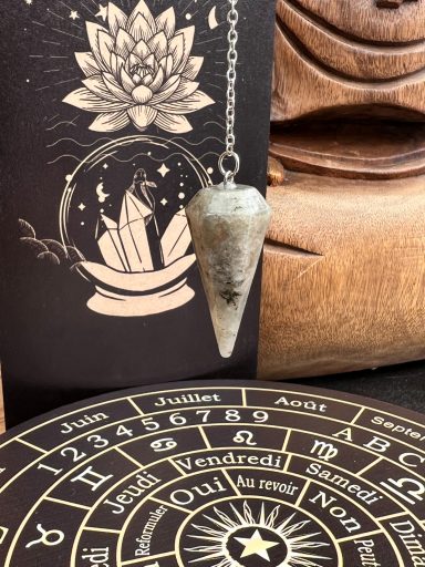 Pendule en labradorite taillé à 6 facettes