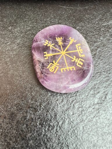 Pierre plate gravée symbole Vegvisir boussole viking